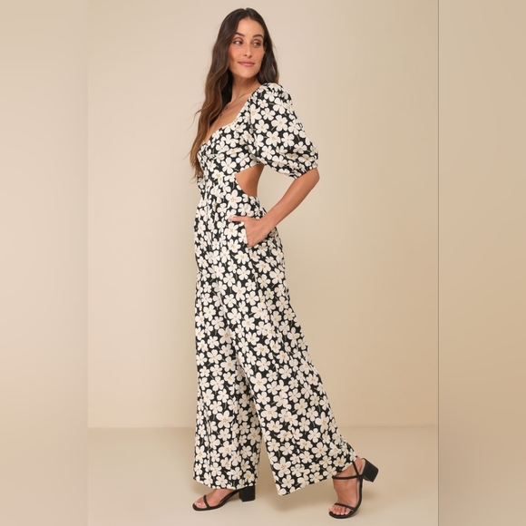 Lulus Pants - Lulu's Favorable Sweetness Black Floral Backless Puff Sleeve Jumpsuit Size XL